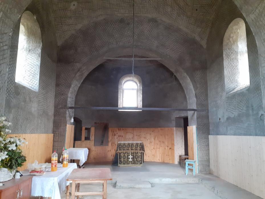 Interiorul Bisericii după tencuire